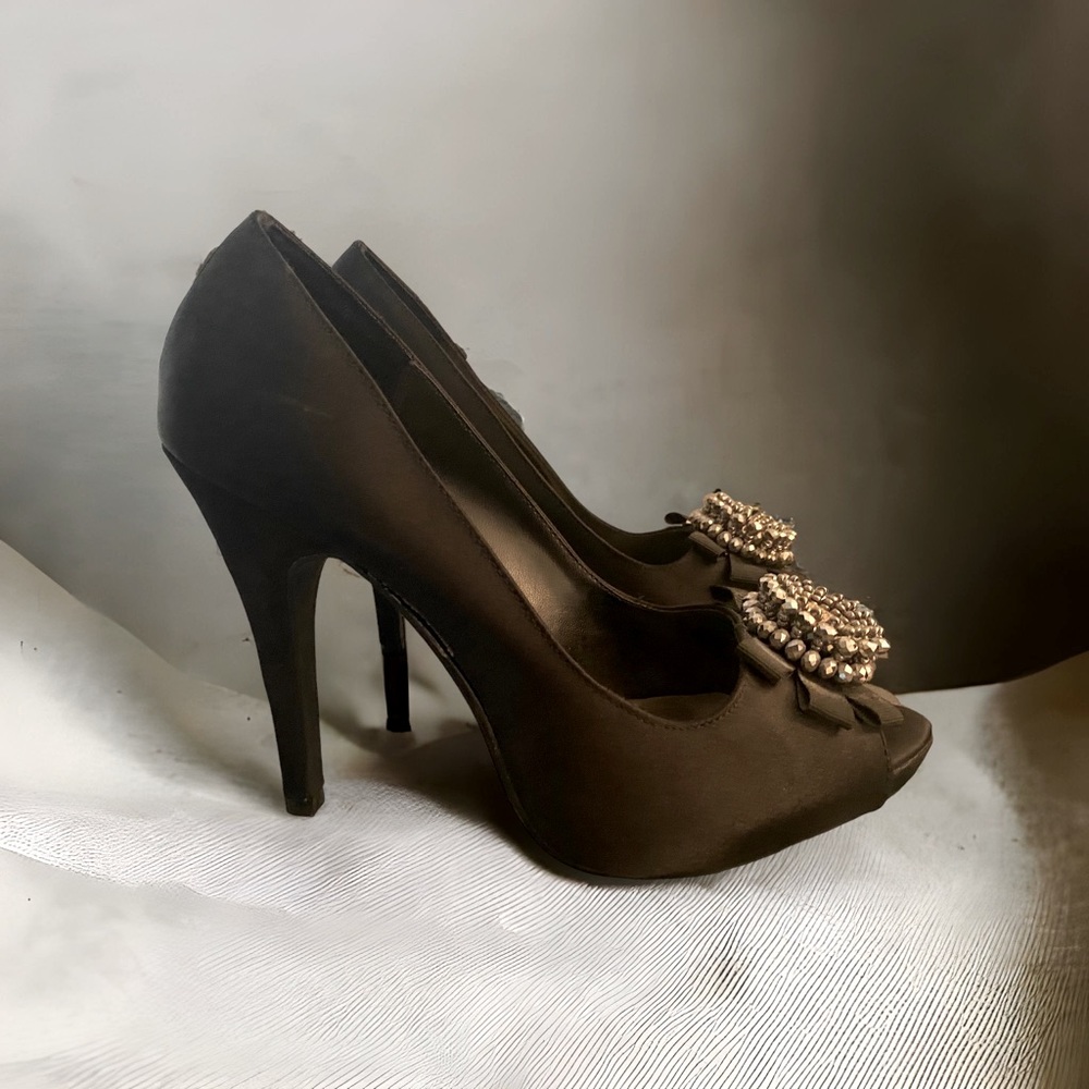 Apt 9 Black dressy peep-toe heels, size 8.5.